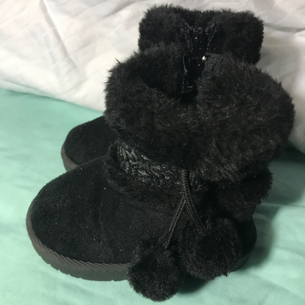 Baby Pom-Pom Boots